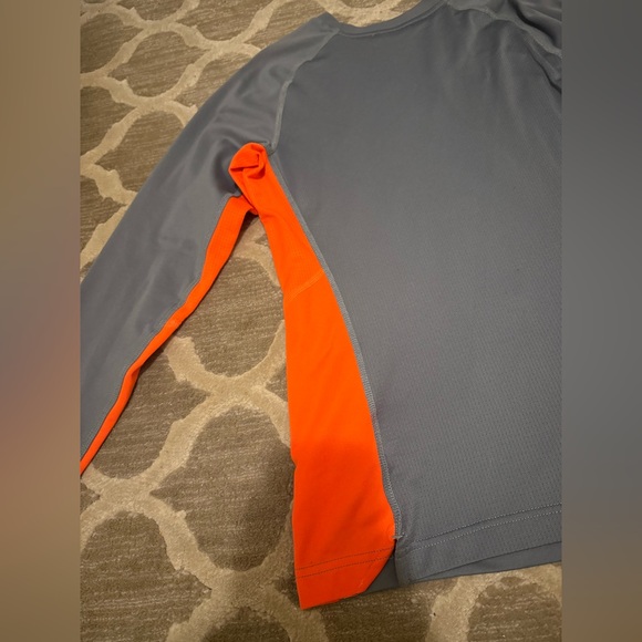 Nike Elite Gray and Orange Performance Shirt - Picture 4 of 12
